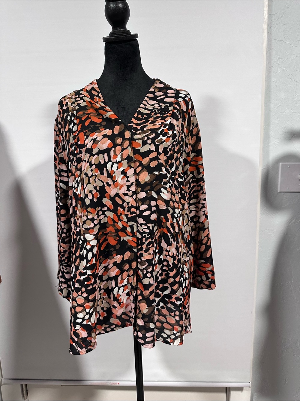Women’s Black Multicolor Abstract V-Neck 3/4 length sleeve Blouse